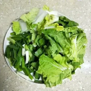 Make The cabbage egg step 1
