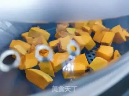 Make Pumpkin Pobo tea step 2