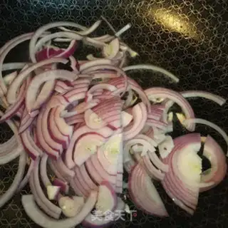 Make Onion fried lamb rolls step 5