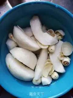 Make Lily Lotus Pear step 1