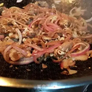 Make Onion fried lamb rolls step 8