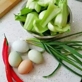 Make The cabbage and the eggs step 0