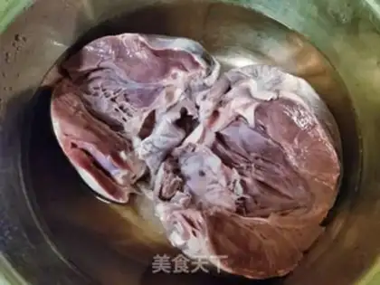 Make Hands to the heart of a pig step 1