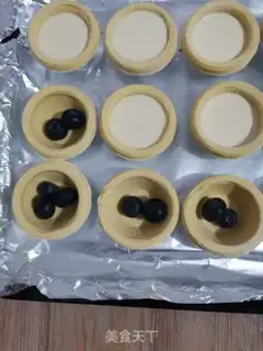 Make Blueberry balls step 1