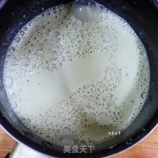 Make A little tea and milk step 3