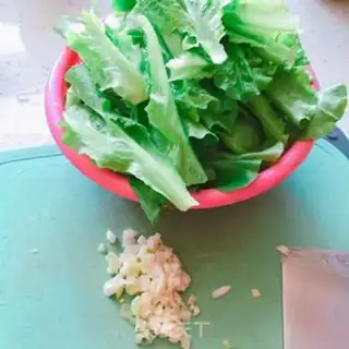 Make Garlic lettuce step 0