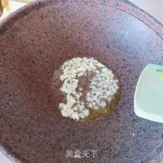 Make Garlic lettuce step 1