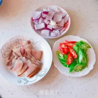 Make Onions for meat step 0