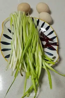 Make Yellow eggs step 0