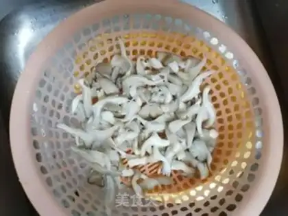 Make Pumpkin egg soup step 1