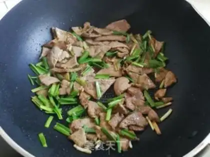 Make Garlic sprouts step 5