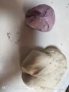 Make Potato-coloured buns step 5