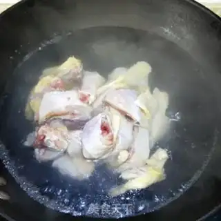 Make A chicken stew with yellow broccoli step 3