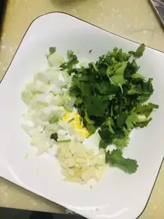 Make Spicy meat soup step 1