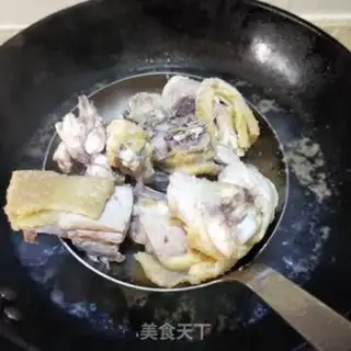 Make A chicken stew with yellow broccoli step 4