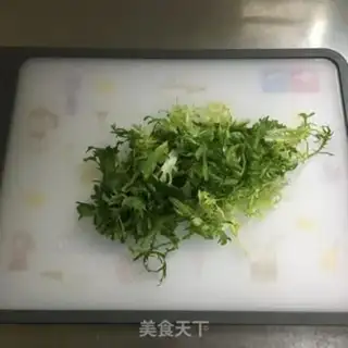 Make Eggs mixed with a chrysanthemum step 1