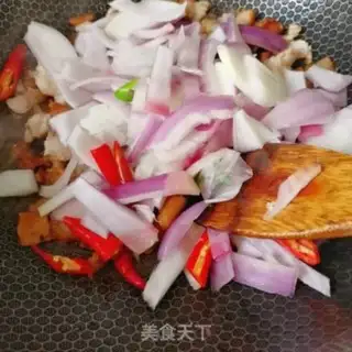 Make Onion fried meat step 3