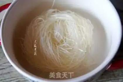 Make Beef spicy rice powder step 1