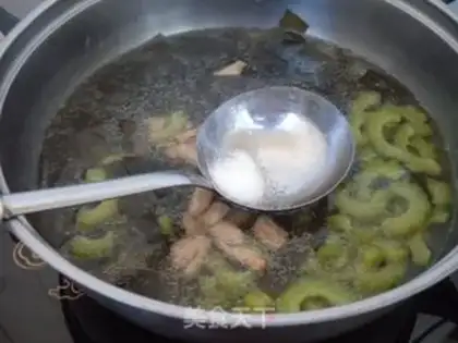 Make The bitter melon with thin soup step 8