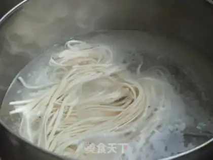 Make Cheese juice, melon shrimp noodles step 10