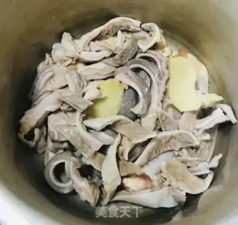 Make Pig belly chicken soup step 3