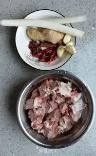 Make Red lamb stew, radish step 2