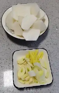 Make Red lamb stew, radish step 3