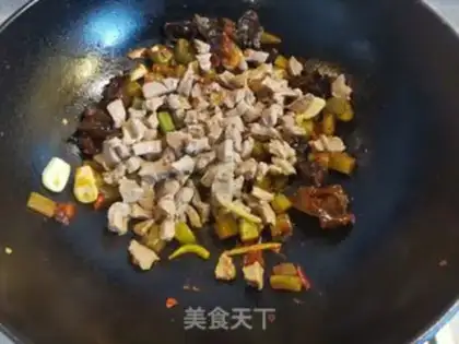 Make Pyramid step 10