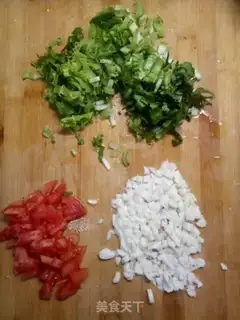 Make Tomato Mountain poach soup step 0