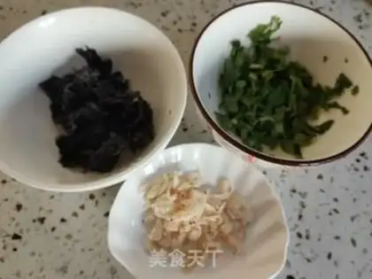 Make Shrimp pelvis soup step 0