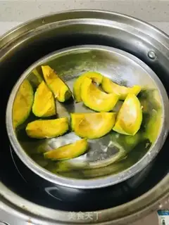 Make Pumpkin ball step 1