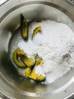 Make Pumpkin ball step 2