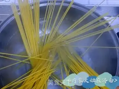 Make Lobster pasta step 1