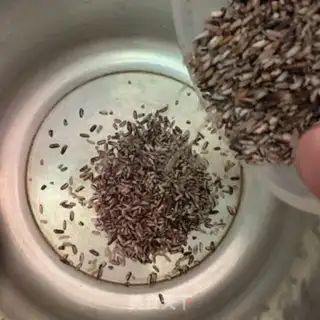 Make Black rice peanut porridge step 0