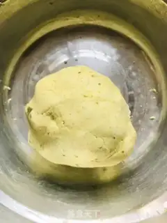 Make Pumpkin ball step 3