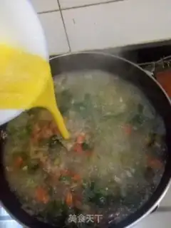 Make Tomato Mountain poach soup step 5