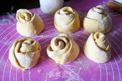 Make Pumpkin rolls step 6