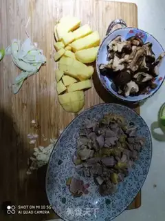 Make Chicken-legged potatoes and mushrooms step 4
