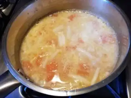 Make Tomato, sea mushroom, eggflower soup step 5