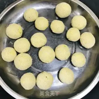 Make Pumpkin ball step 6