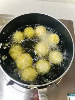 Make Pumpkin ball step 8
