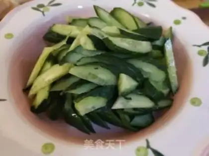 Make cucumber-mucked eggs step 3