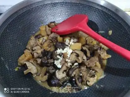 Make Chicken-legged potatoes and mushrooms step 11