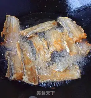 Make Jell-O fish step 2