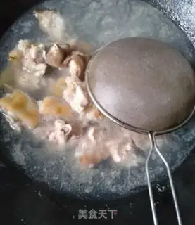Make A casserole pig hoof soup step 2