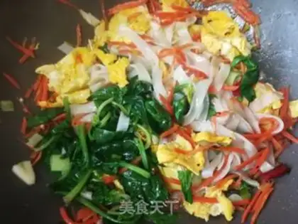 Make Carrot spinach egg fried river powder step 13
