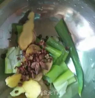 Make A casserole pig hoof soup step 4