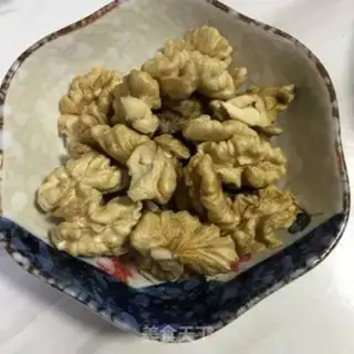 Make Peanut walnut sesame paste step 1