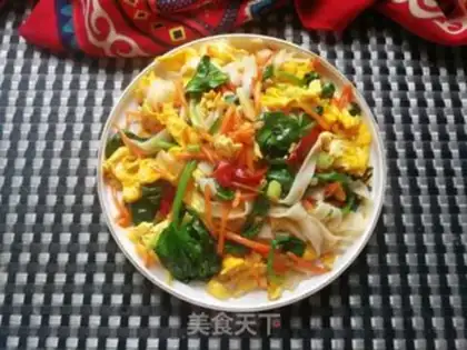 Make Carrot spinach egg fried river powder step 15