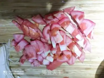 Make Tomato tofu fat cow soup step 1